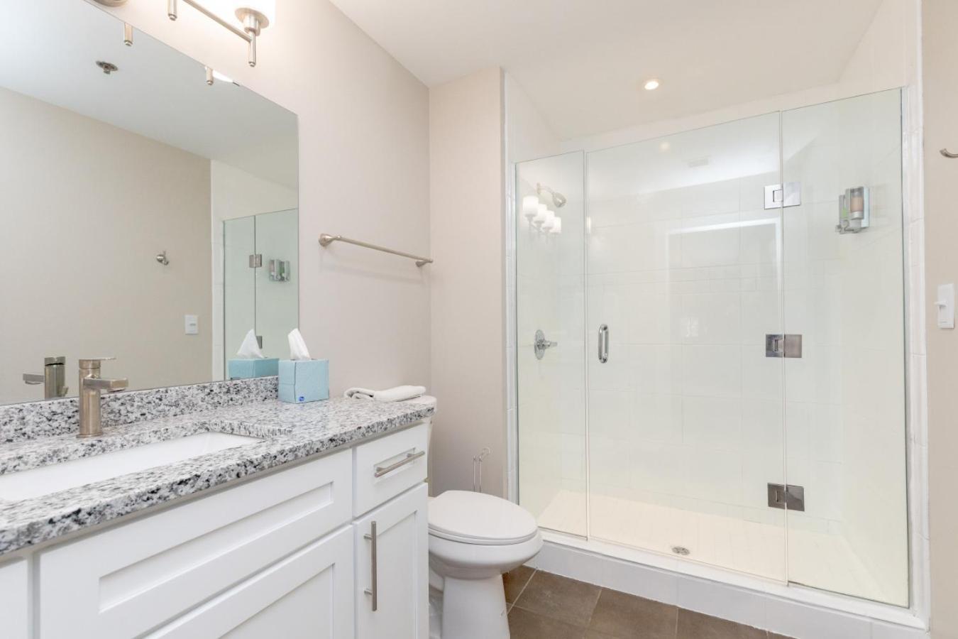 Holiday home Luxurious Downtown 2 Bedroom 2 Bath With Views 1m Nashville