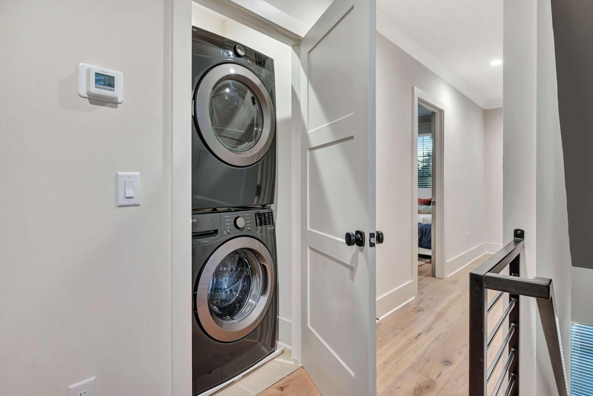 New 2 Luxe Townhomes With Rooftops Sleeps 24