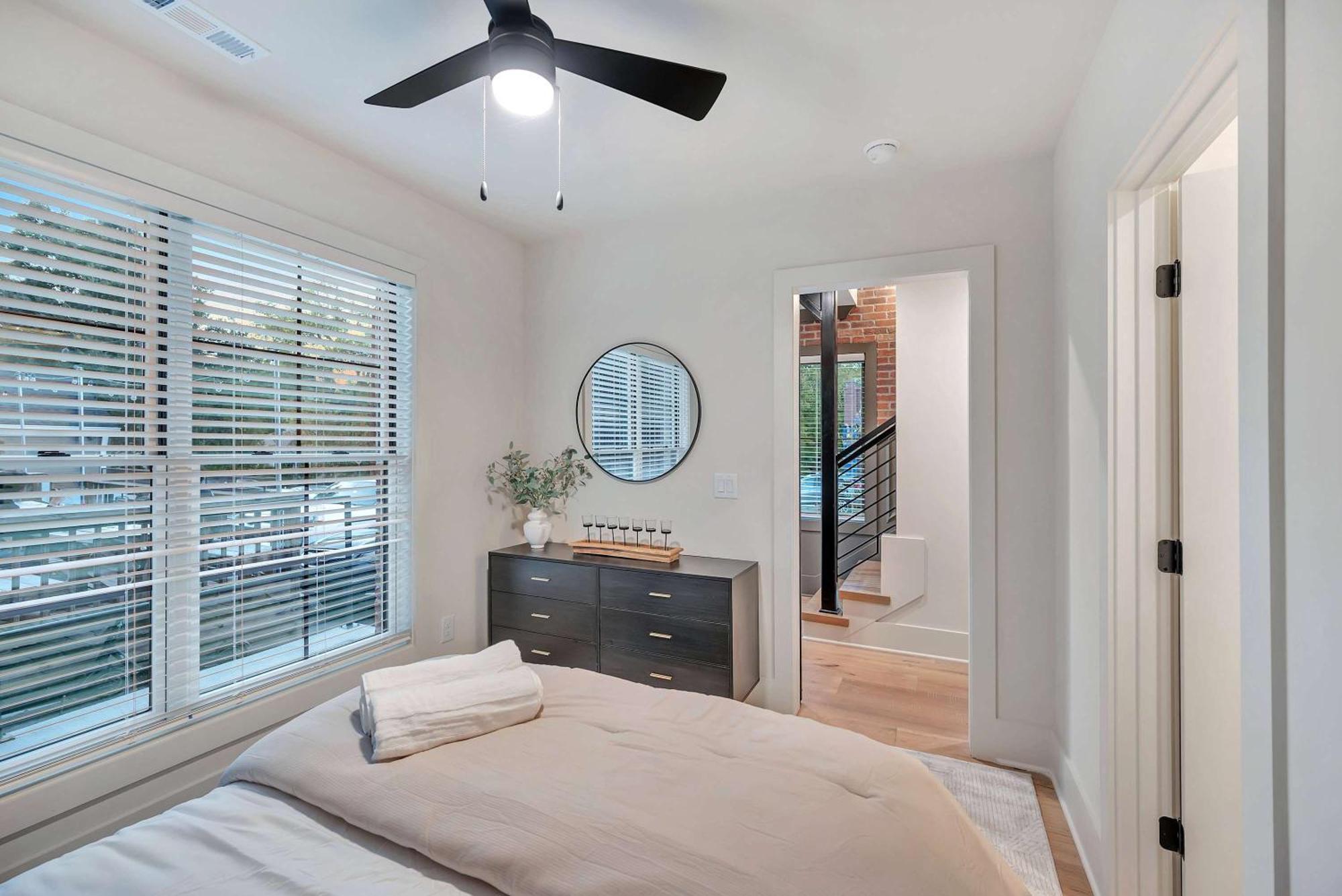 Holiday home New 2 Luxe Townhomes With Rooftops Sleeps 24 Nashville