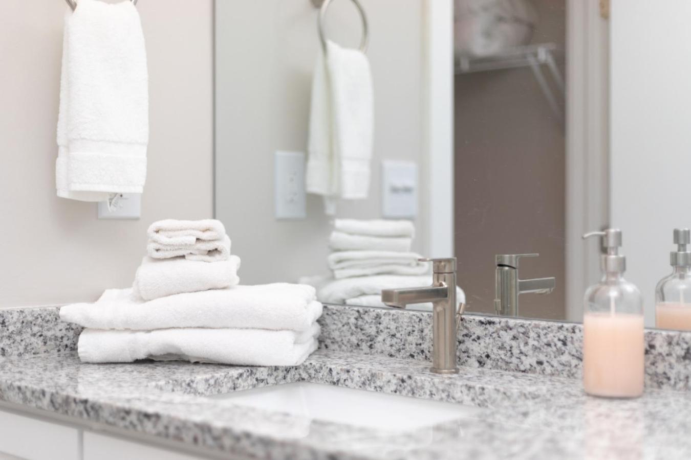 Luxurious Downtown 2 Bedroom 2 Bath With Views 1m * Nashville