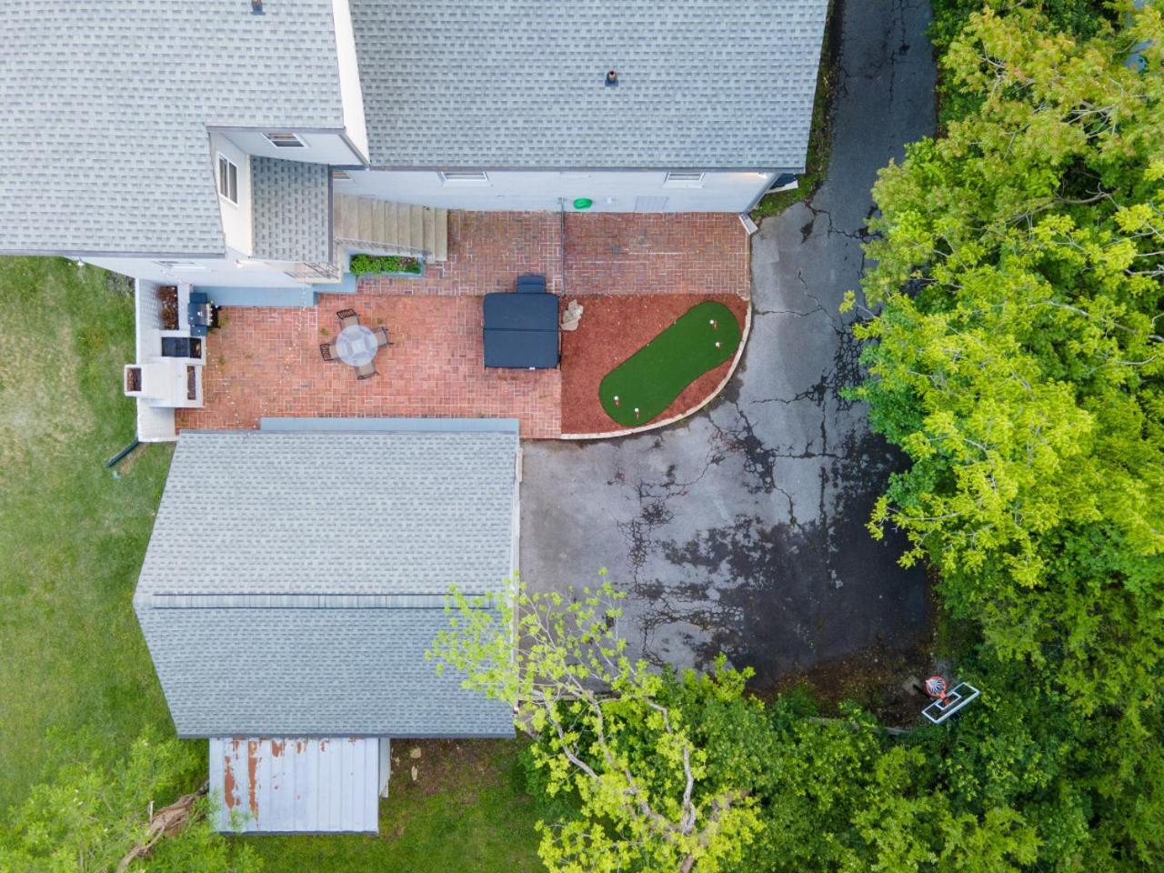 New Playground Hot Tub Games And Broadway Buzz Holiday home