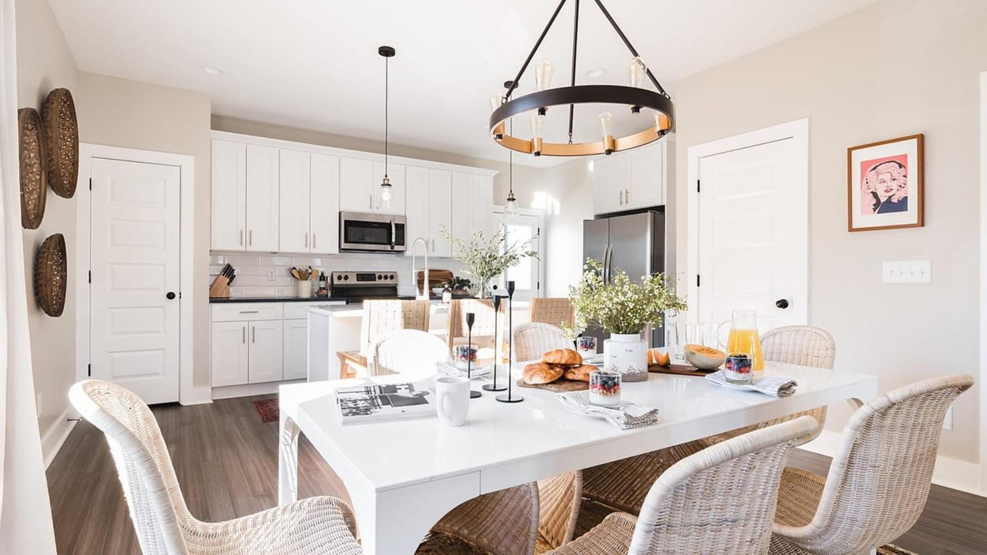 Stapleton Mcgraw By Avantstay 2 Units Sleeps 16 Spacious In Apartment Nashville