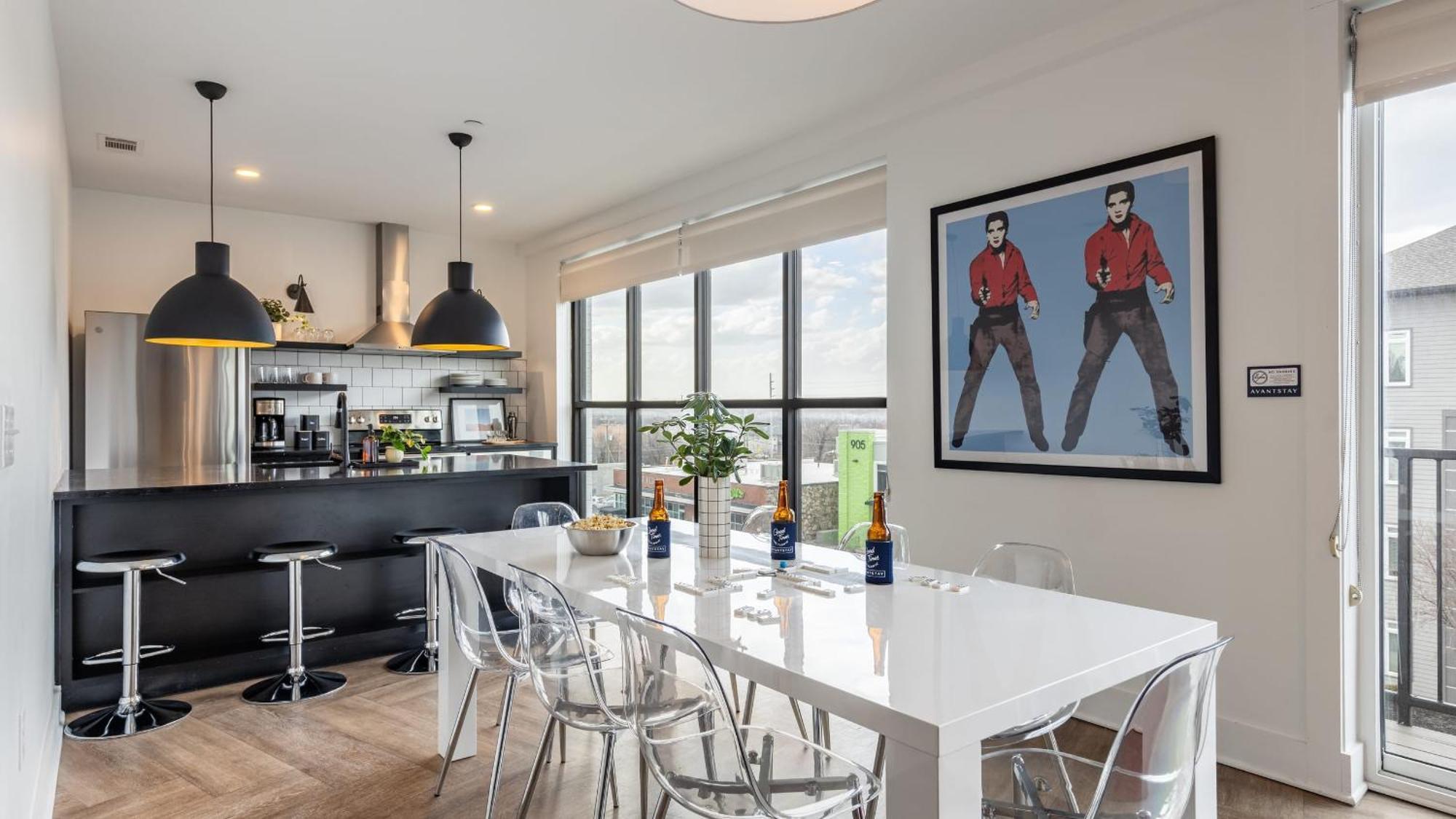 Dual Bachelor Pads W Rooftop Lounge Games Sleeps 26 5 Min To Broadway * Nashville