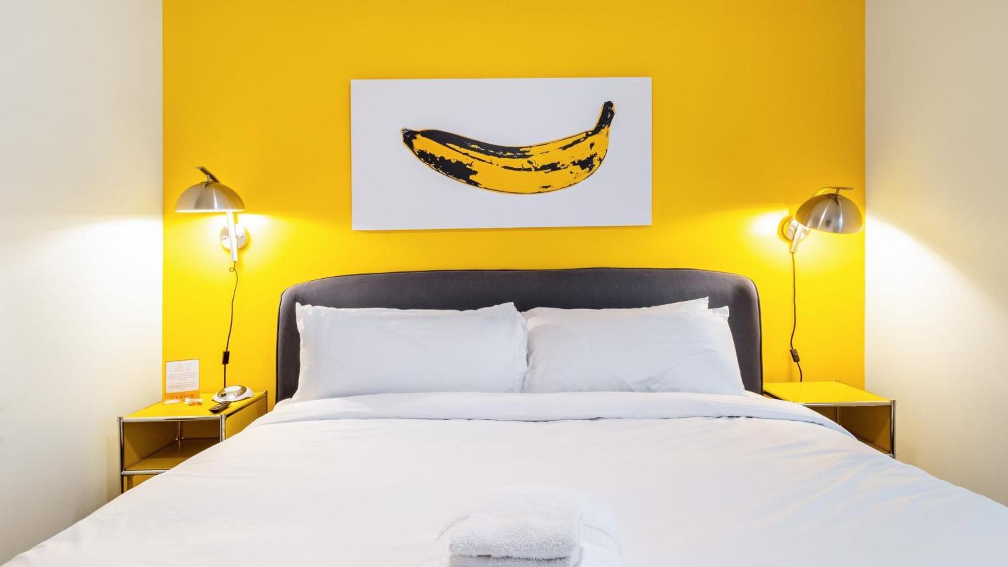 Holiday home Dual Bachelor Pads W Rooftop Lounge Games Sleeps 26 5 Min To Broadway *