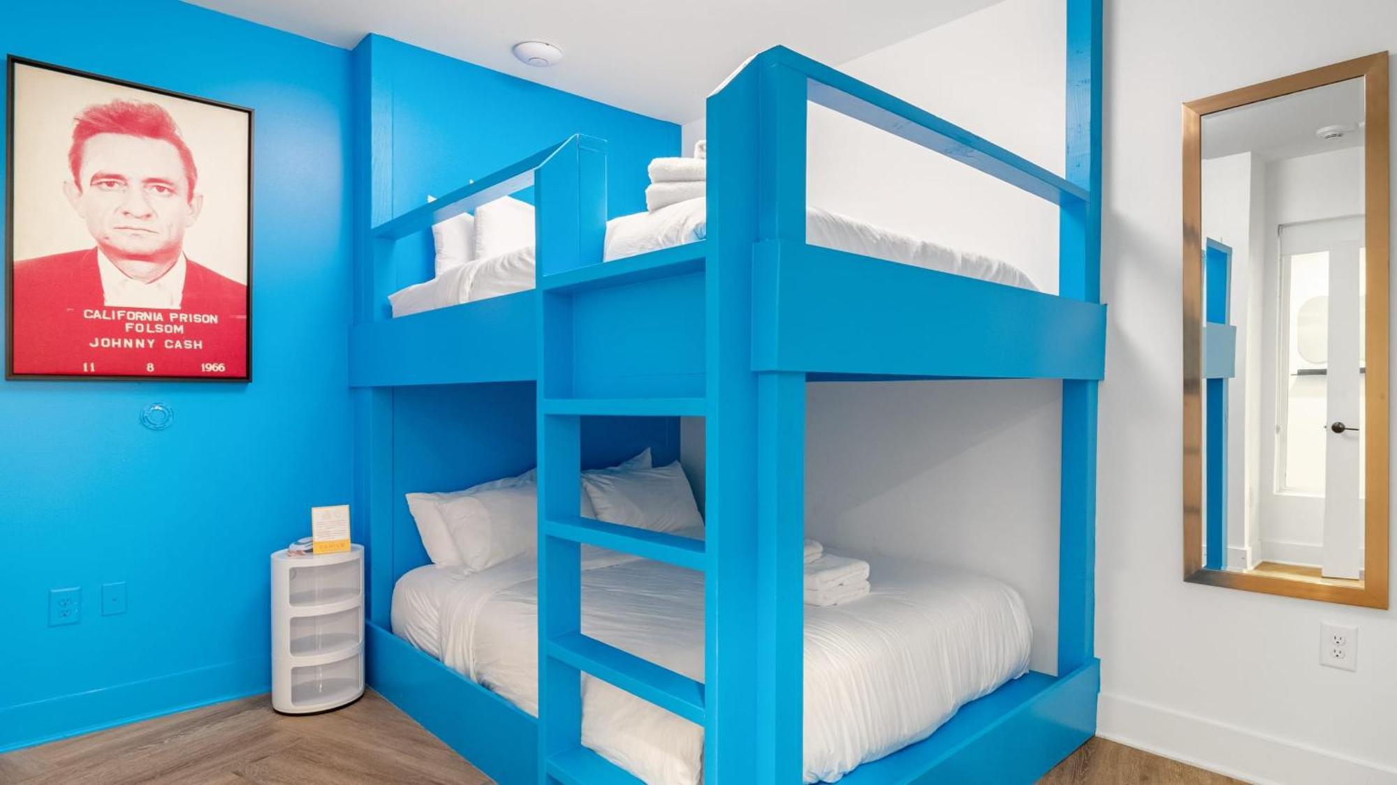 Holiday home Dual Bachelor Pads W Rooftop Lounge Games Sleeps 26 5 Min To Broadway Nashville