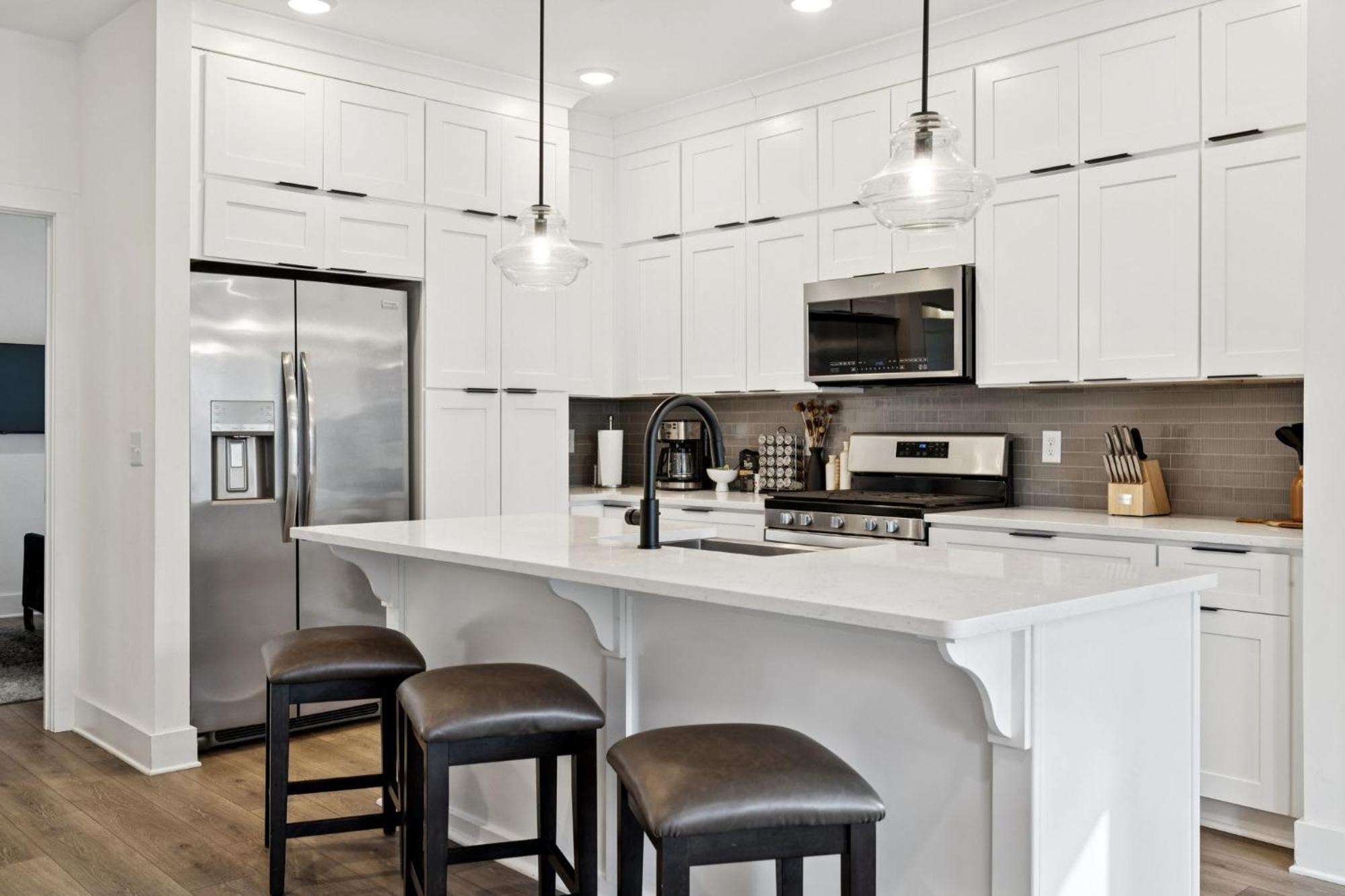 New Nash Modern Luxurious Space W Rooftop Views *