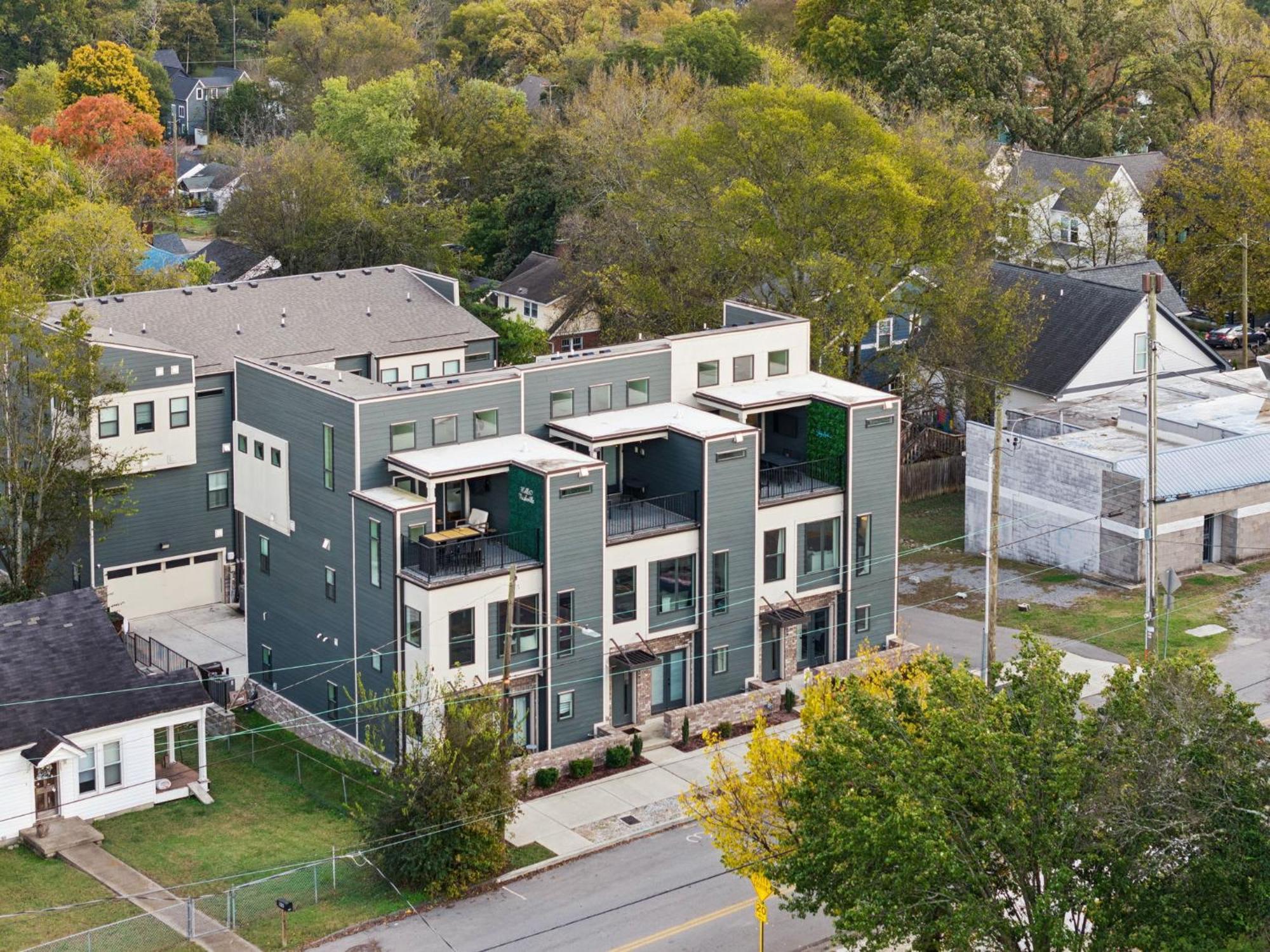 Holiday home New Nash Modern Luxurious Space W Rooftop Views *