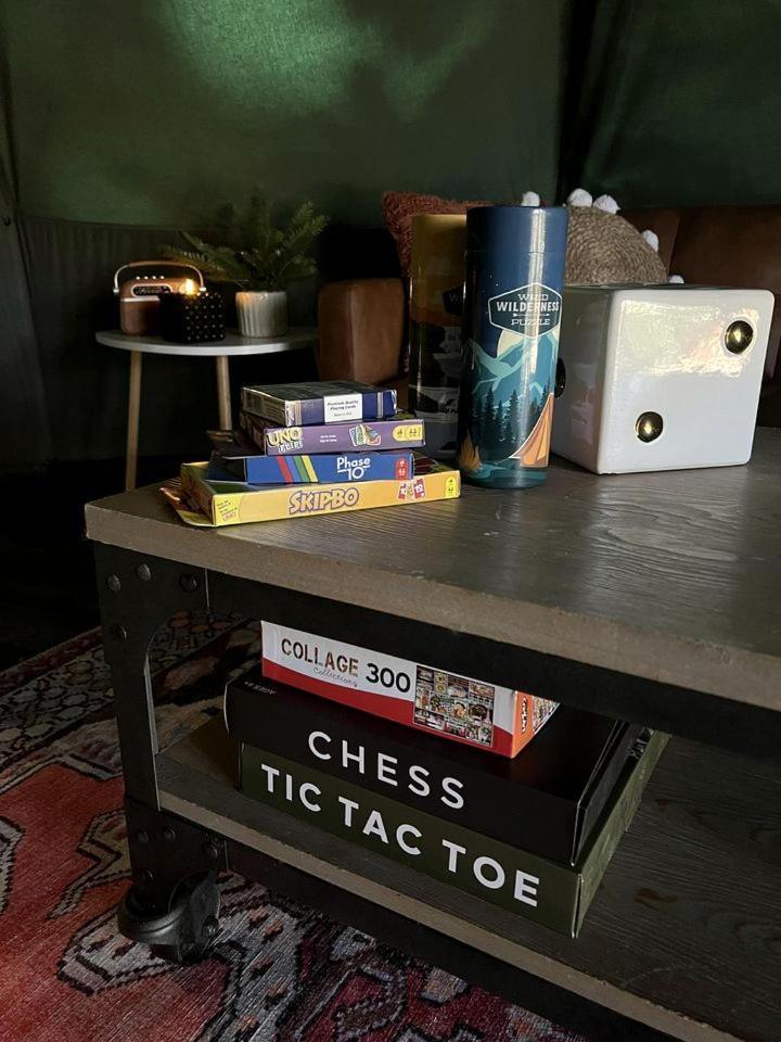 Spacious Equipped Bell Tent With Deck, Fire Pit And Picnic Space In Tennessee