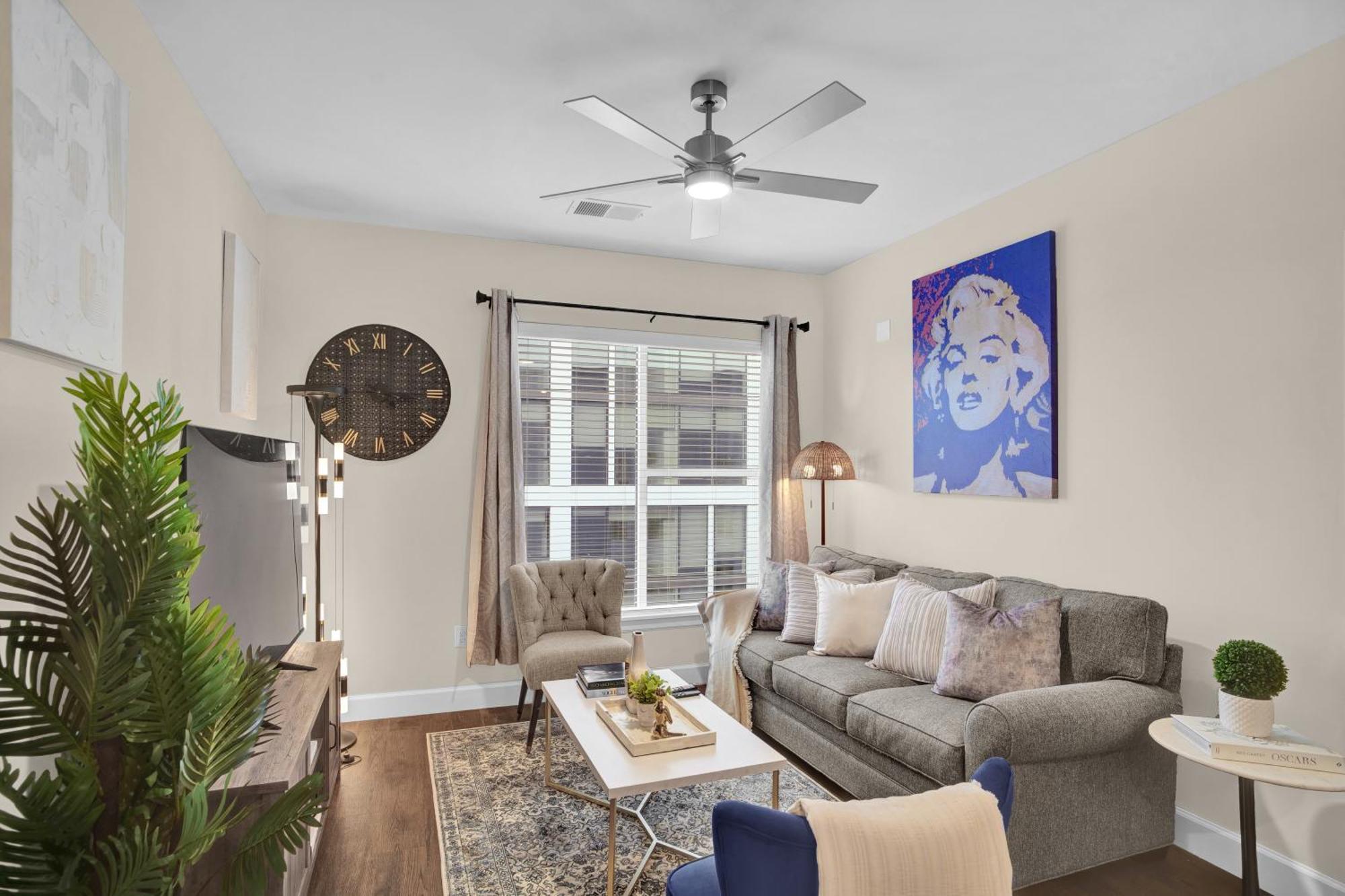 Grand Palace Pool Gym Parking Apartment