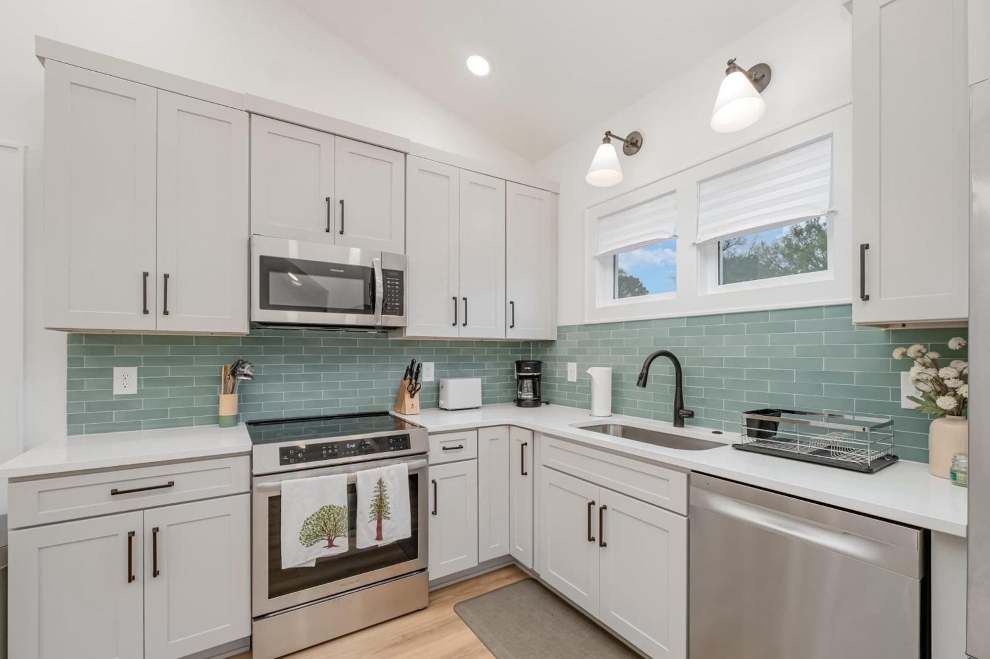 Modern 12 South Loft Walk To Shops Eats & Coffee * Nashville