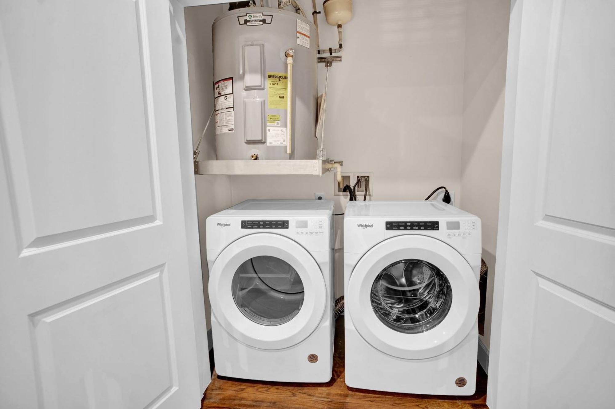 Grand Palace Pool Gym Parking Apartment Nashville