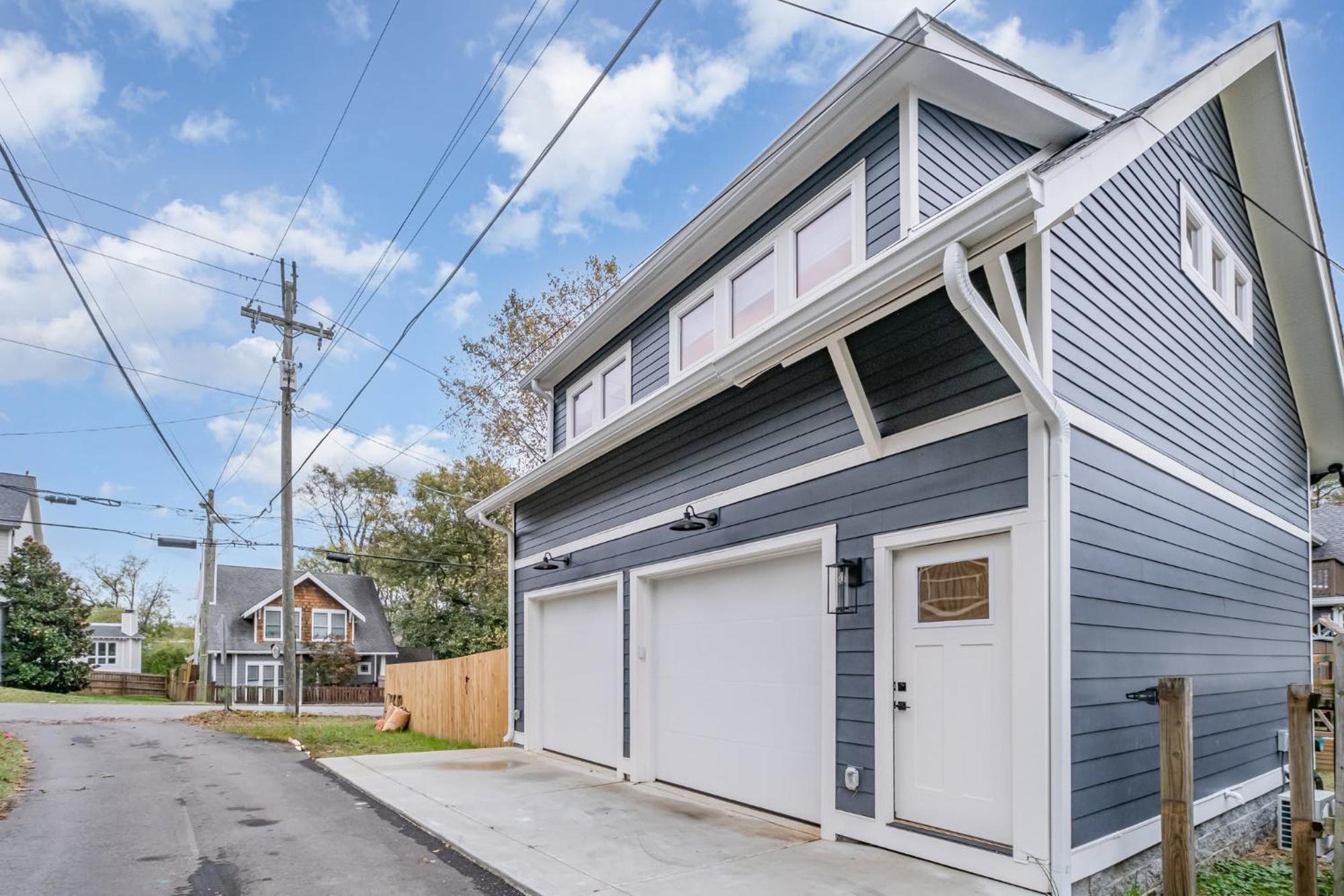 Modern 12 South Loft Walk To Shops Eats & Coffee *
