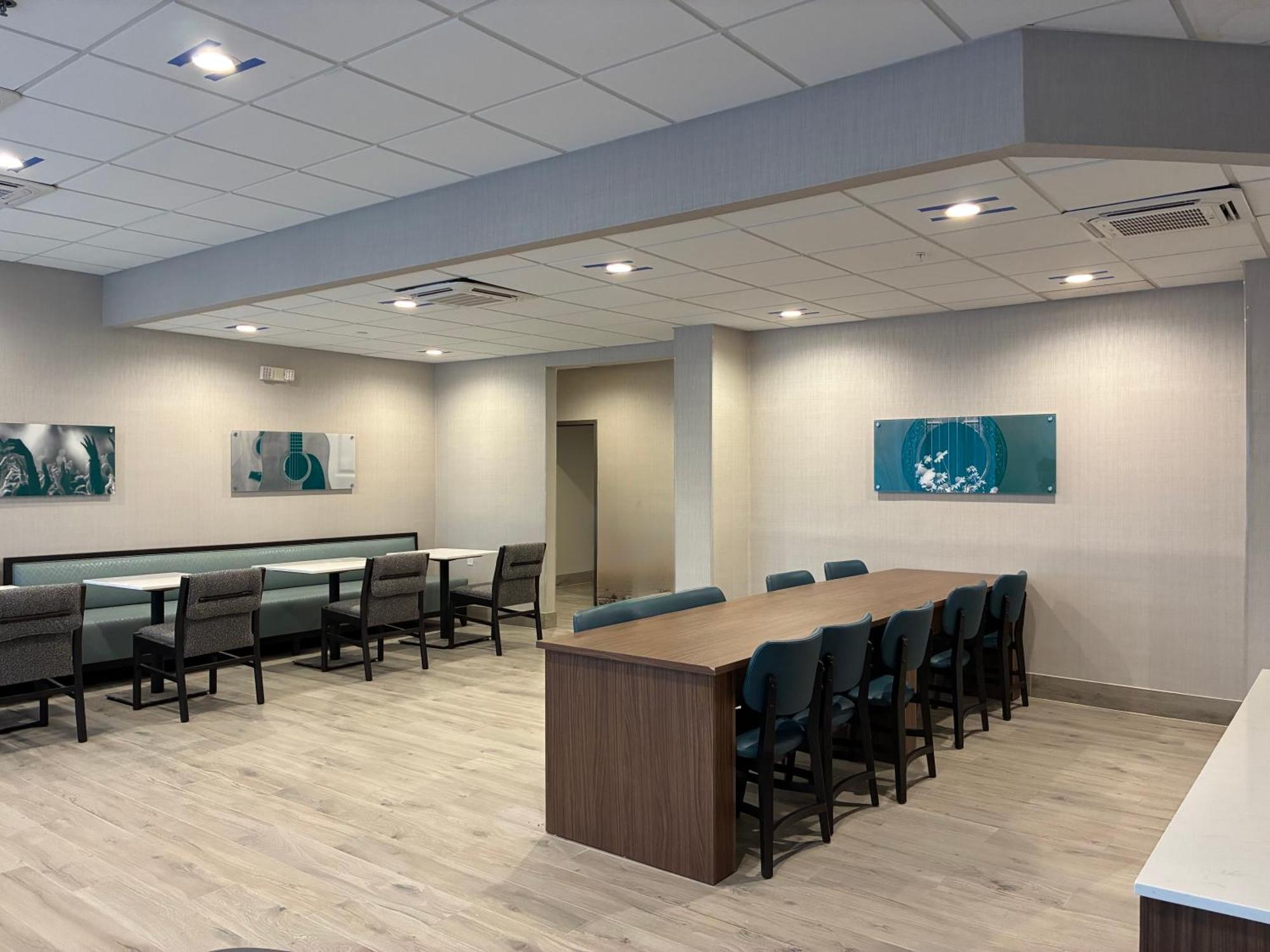 La Quinta By Wyndham Airport/opryland Hotel