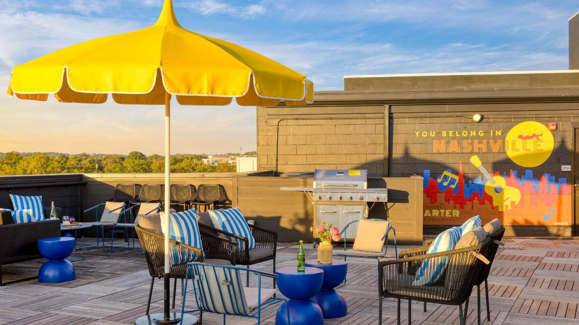 Dual Bachelor Pads W Rooftop Lounge Games Sleeps 26 5 Min To Broadway *