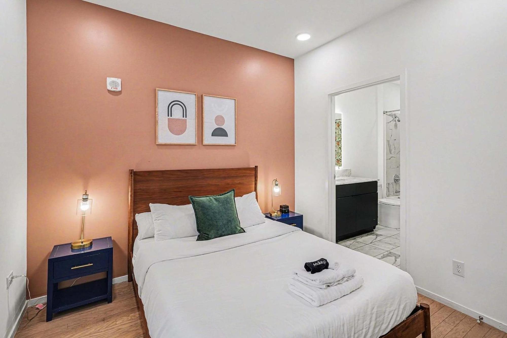 Modern 2 Bdr W River View Balcony Walk To Dt * Nashville