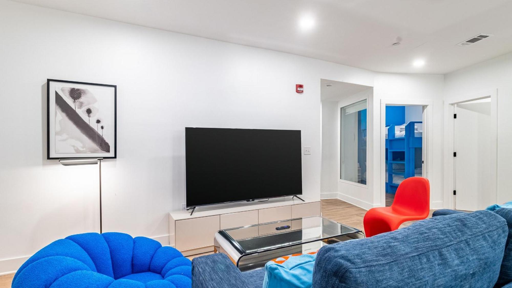 Holiday home Dual Bachelor Pads W Rooftop Lounge Games Sleeps 26 5 Min To Broadway