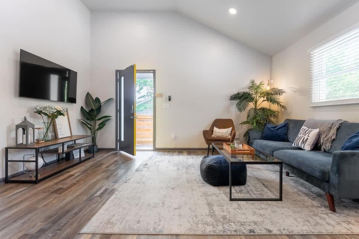 The Good Vibes By Local