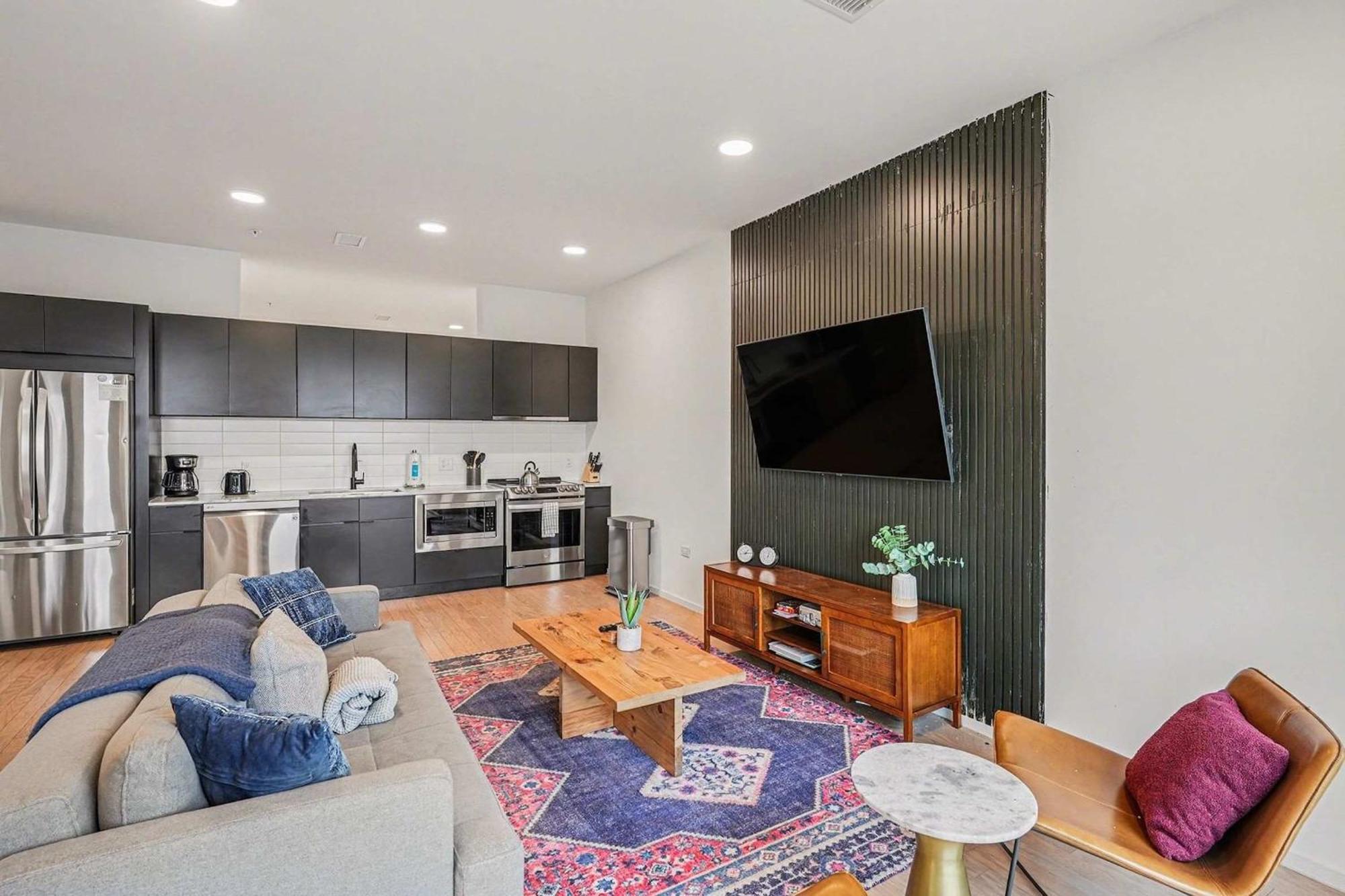 Holiday home Modern 2 Bdr W River View Balcony Walk To Dt Nashville