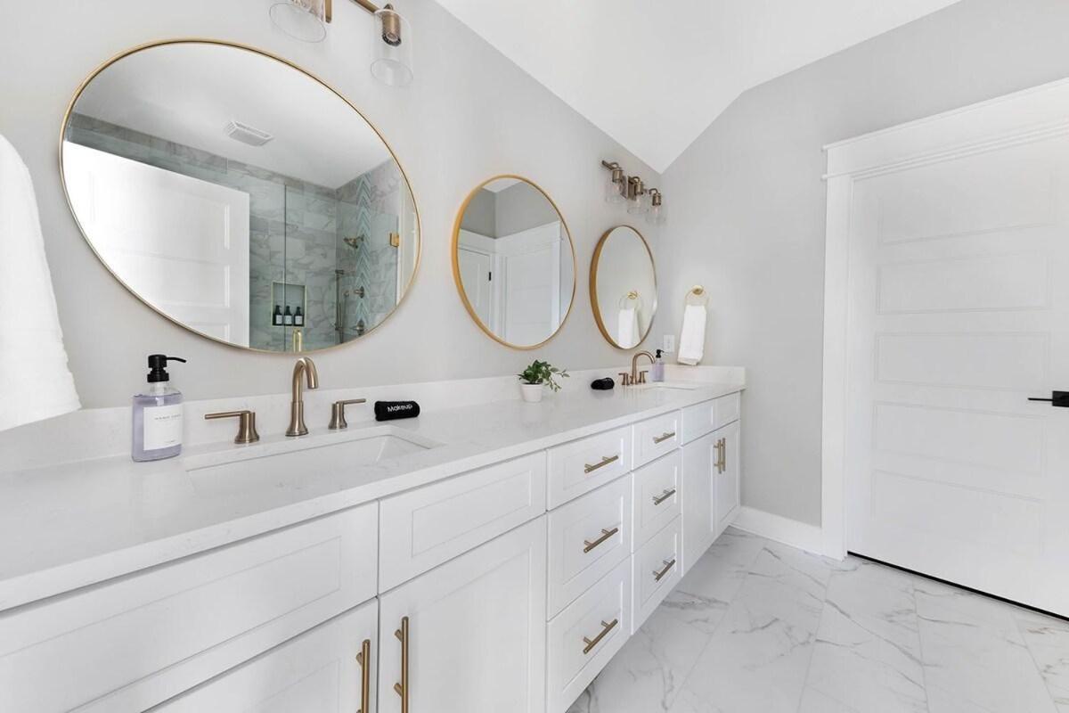 The Outlaw Oasis * Nashville