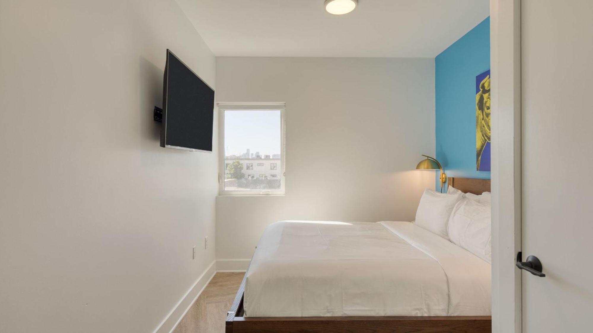 Holiday home Dual Bachelor Pads W Rooftop Lounge Games Sleeps 26 5 Min To Broadway Nashville