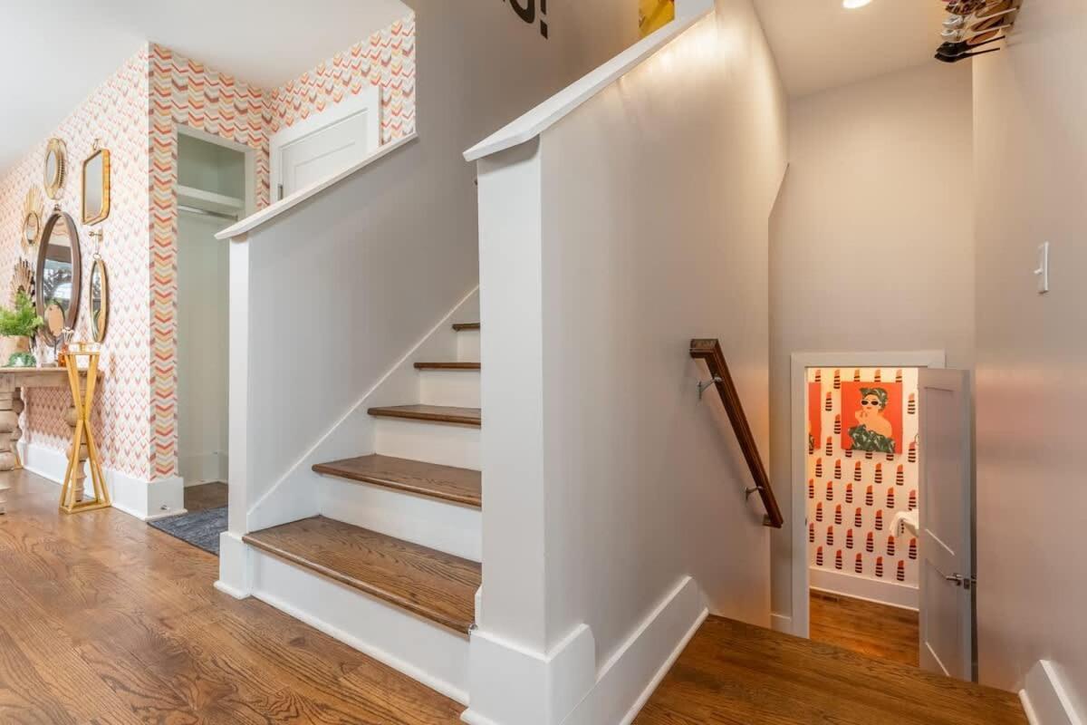 Ladies Lounge By Local Nashville