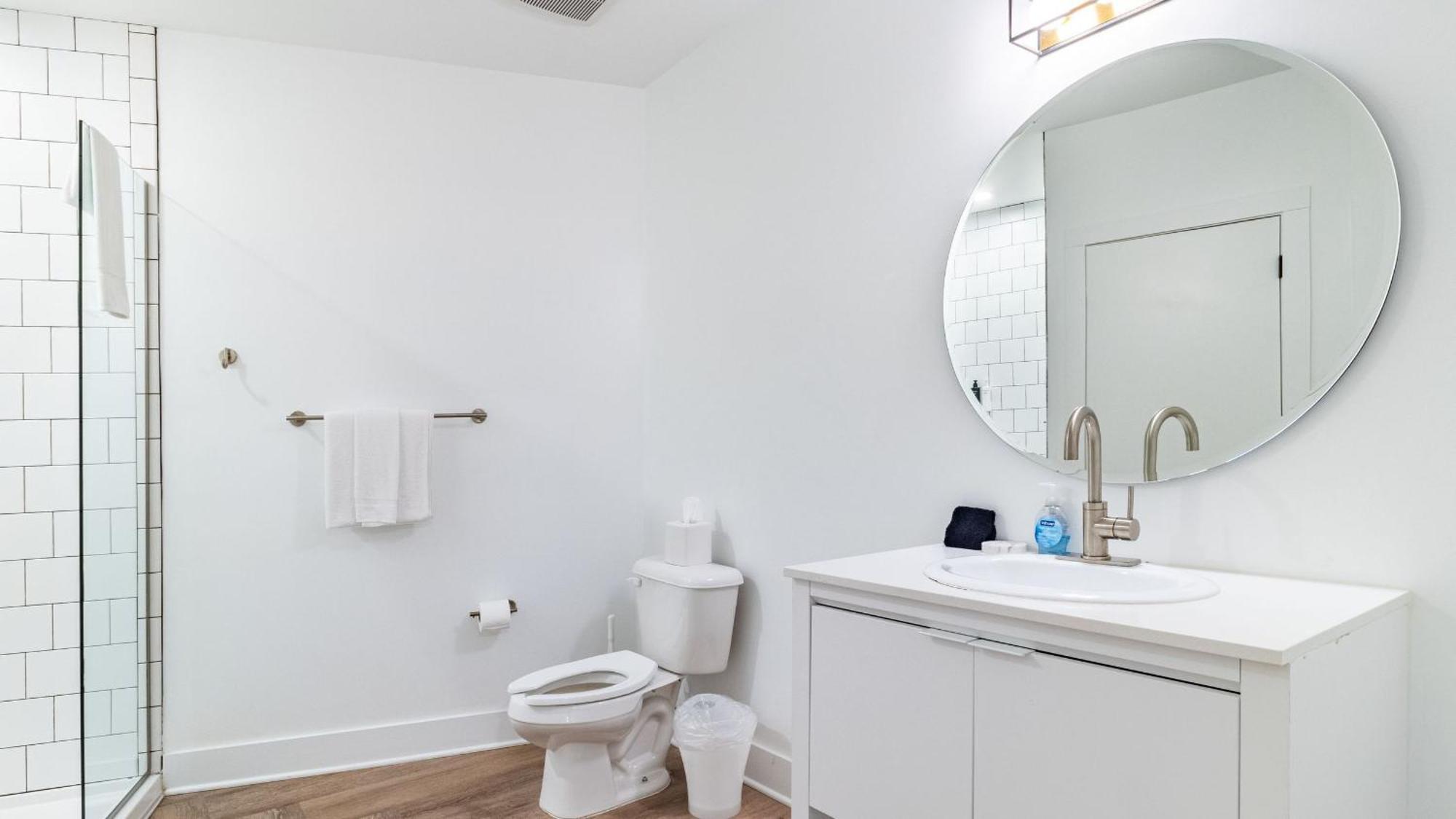 Dual Bachelor Pads W Rooftop Lounge Games Sleeps 26 5 Min To Broadway * Nashville