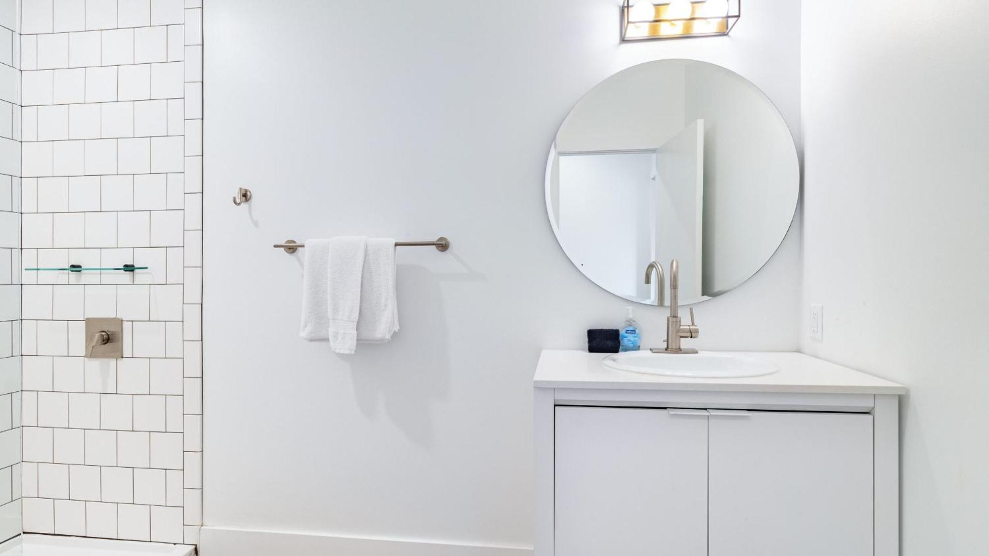 Holiday home Dual Bachelor Pads W Rooftop Lounge Games Sleeps 26 5 Min To Broadway