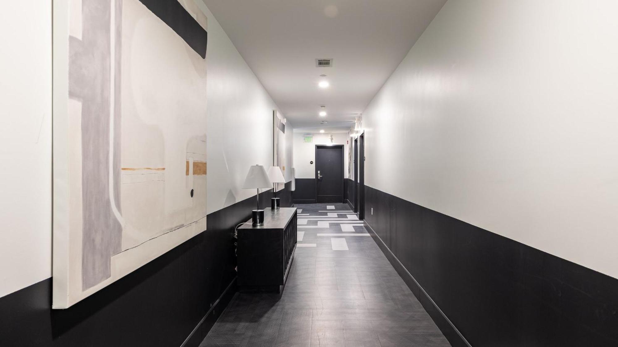 Dual Bachelor Pads W Rooftop Lounge Games Sleeps 26 5 Min To Broadway