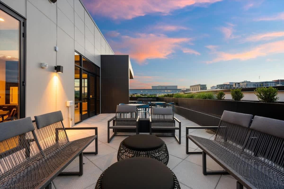 The Western Wing By Local Holiday home *