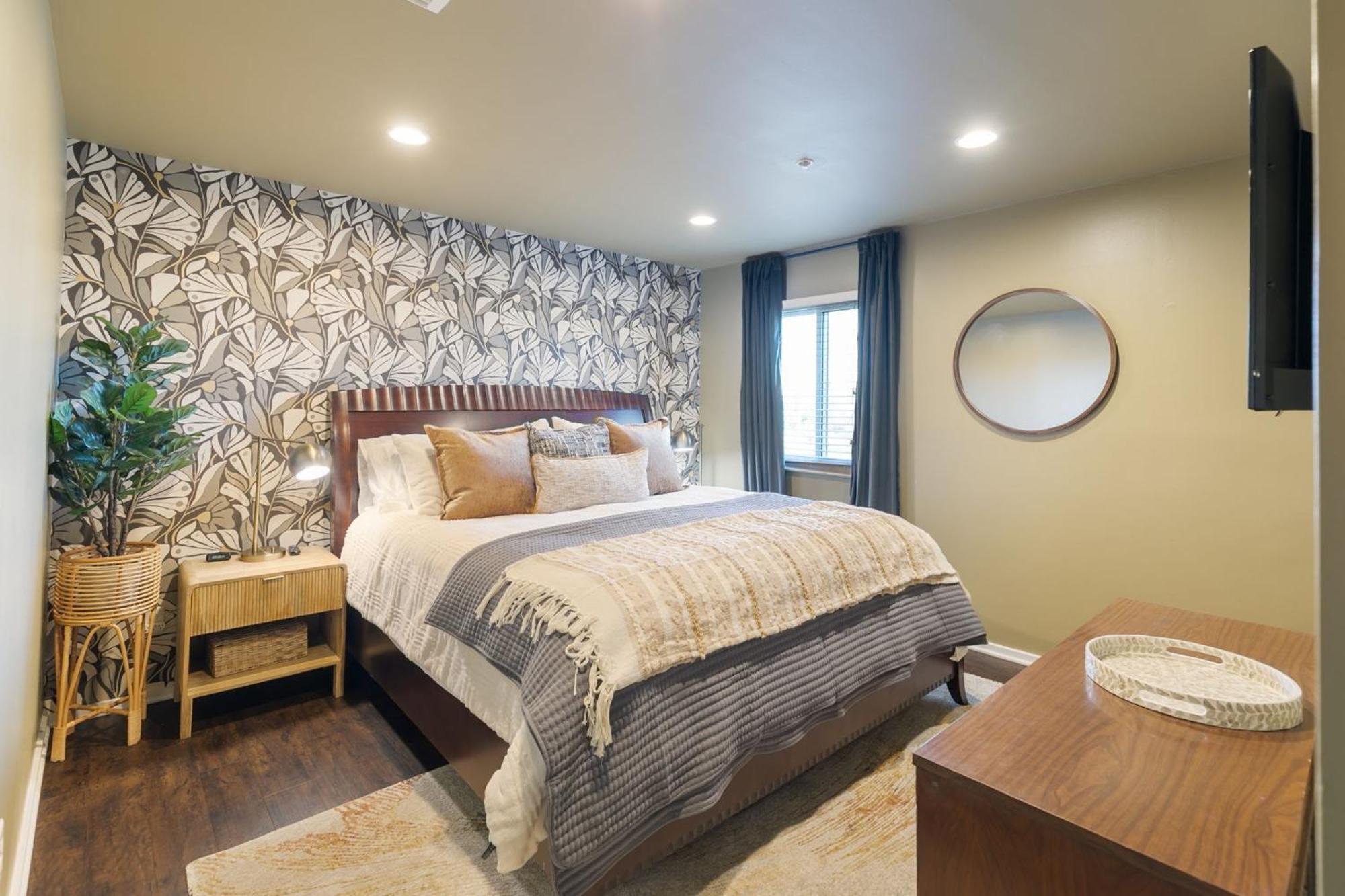 Downtown Riverfront Unit 762 Apartment *