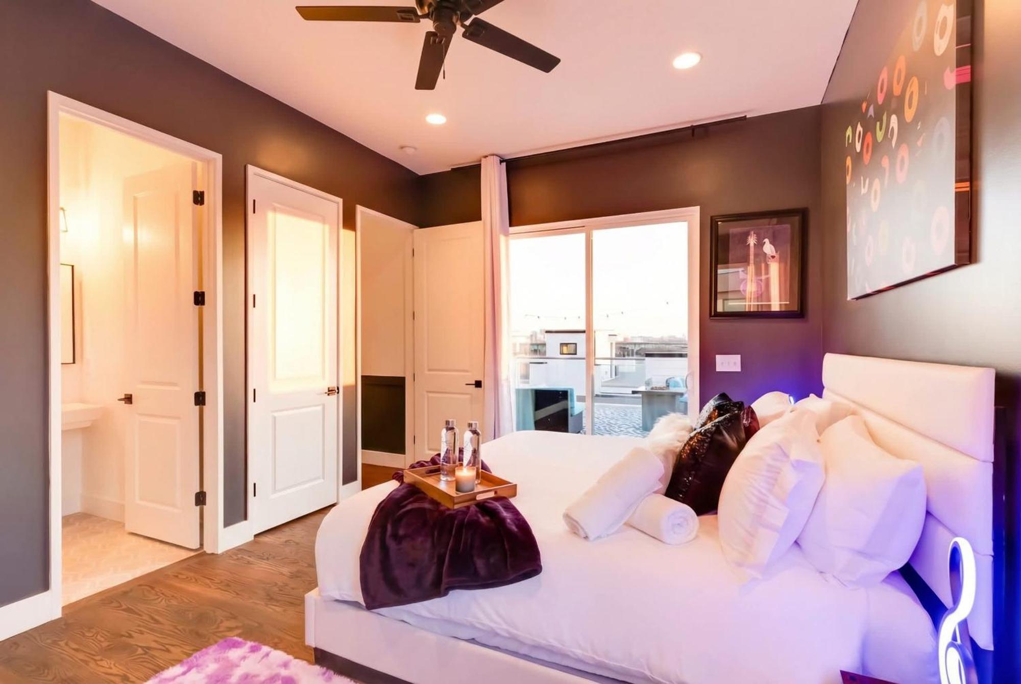 New We Roll Rooftop - Hot Tub With Views - 13 Beds *