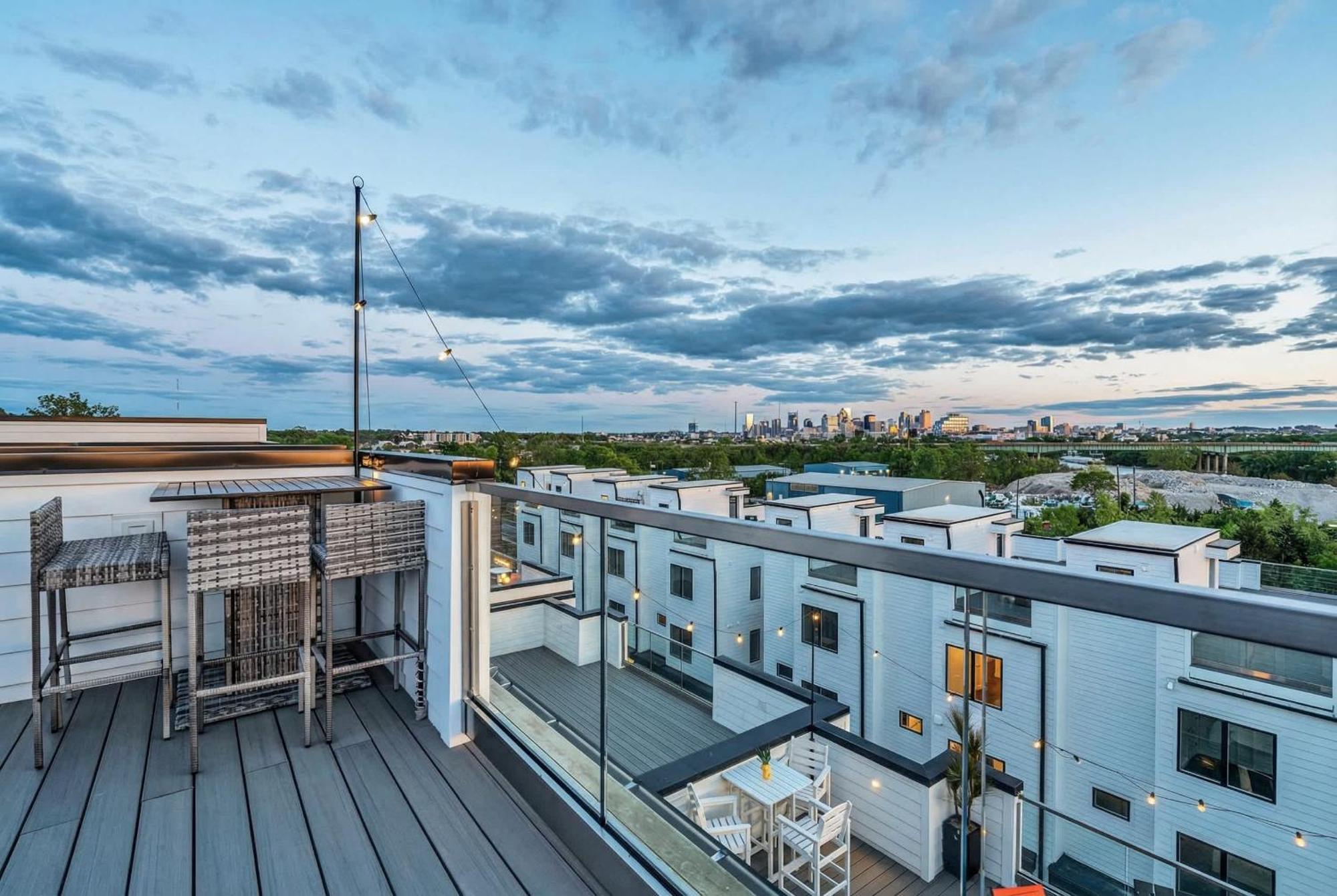 New We Roll Rooftop - Hot Tub With Views - 13 Beds Nashville
