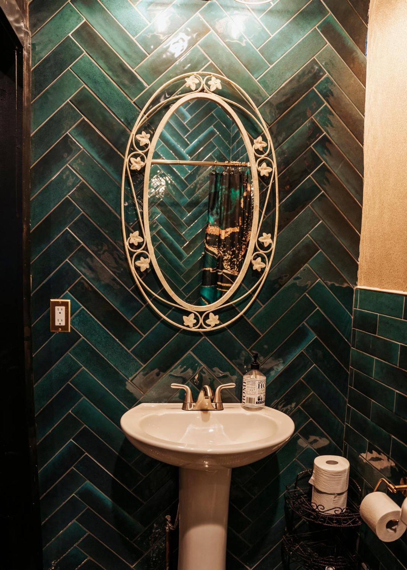 Broadway Penthouse 4br 3bth 2500 Sf * Nashville