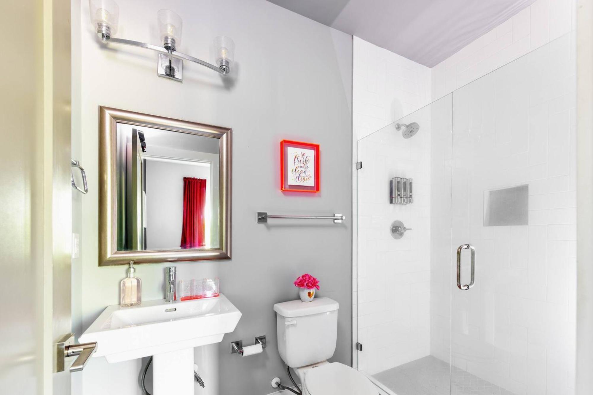 Skyline Rooftop • Game • Sonos Audio Holiday home