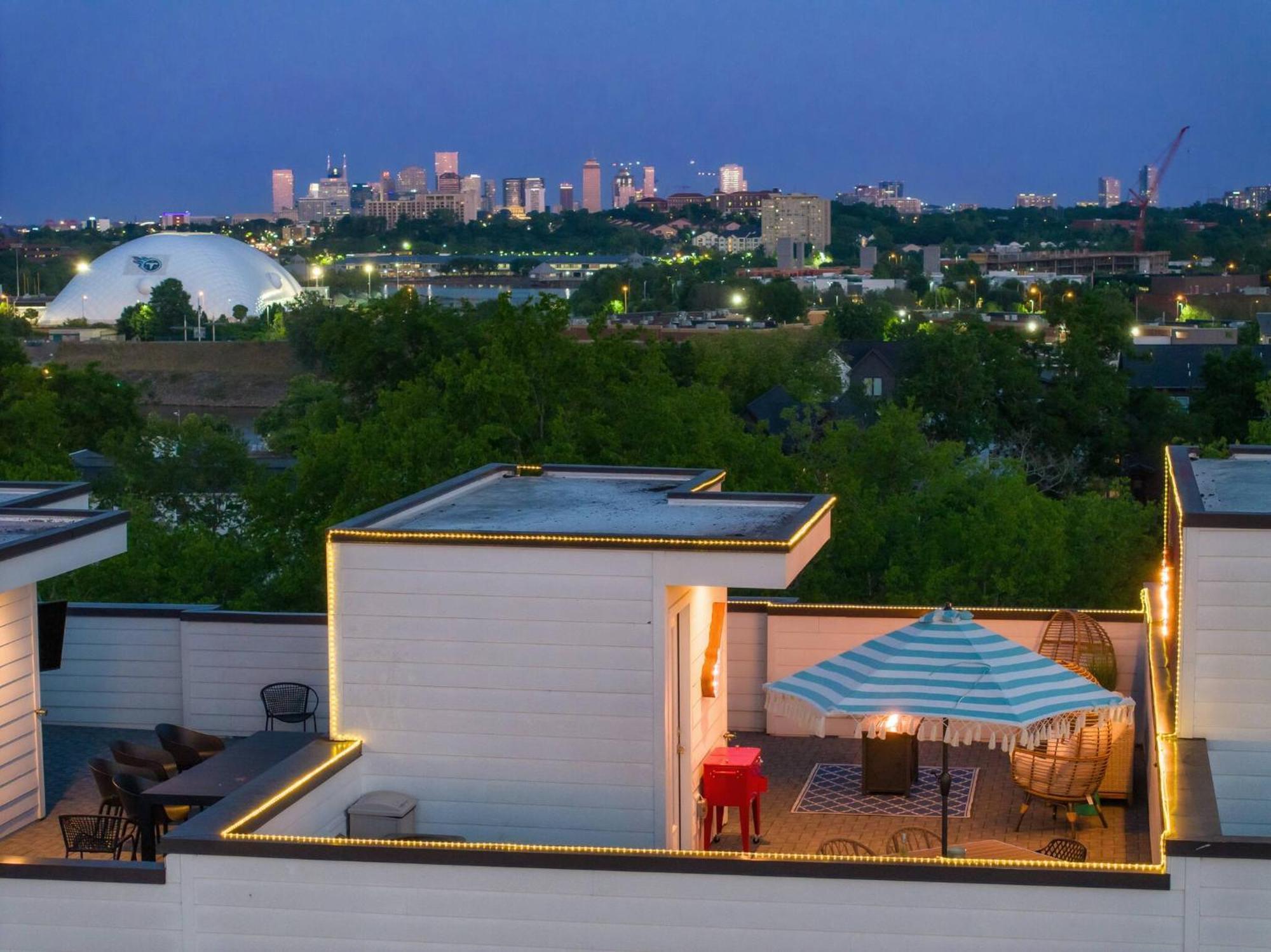 Skyline Rooftop • Game • Sonos Audio Holiday home Nashville