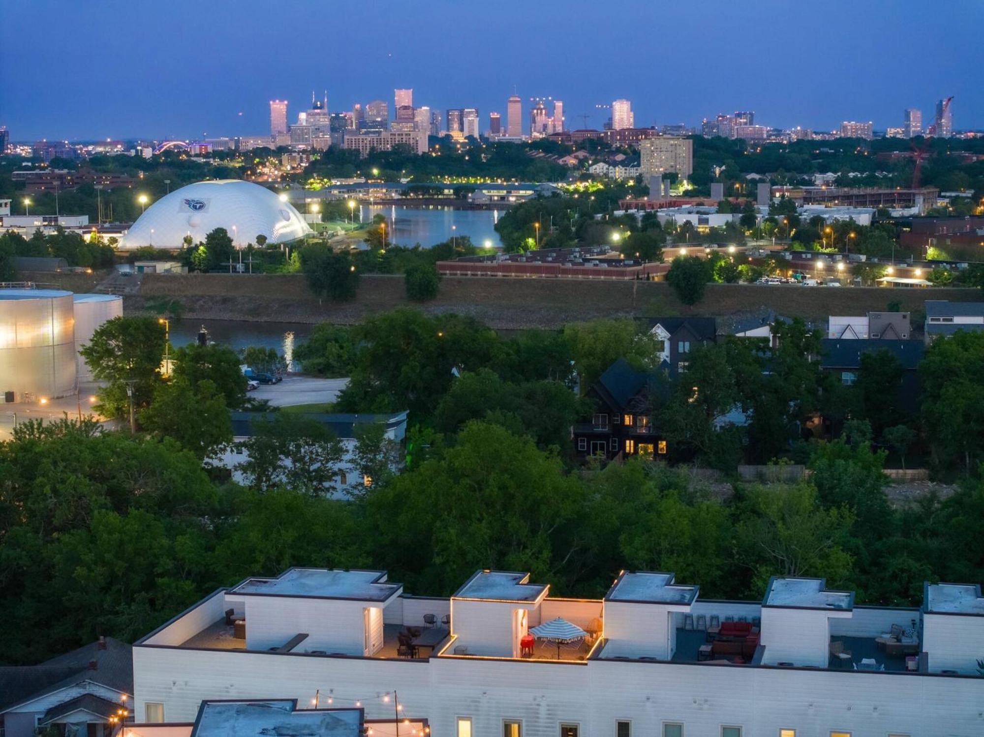 Skyline Rooftop • Game • Sonos Audio Holiday home Nashville