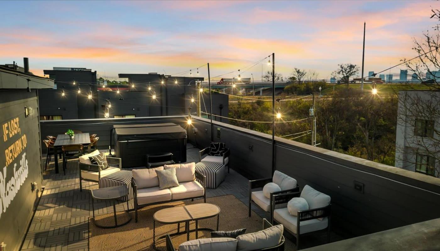 Luxe Urban Retreat - Private Rooftop Hot Tub Deck * Nashville