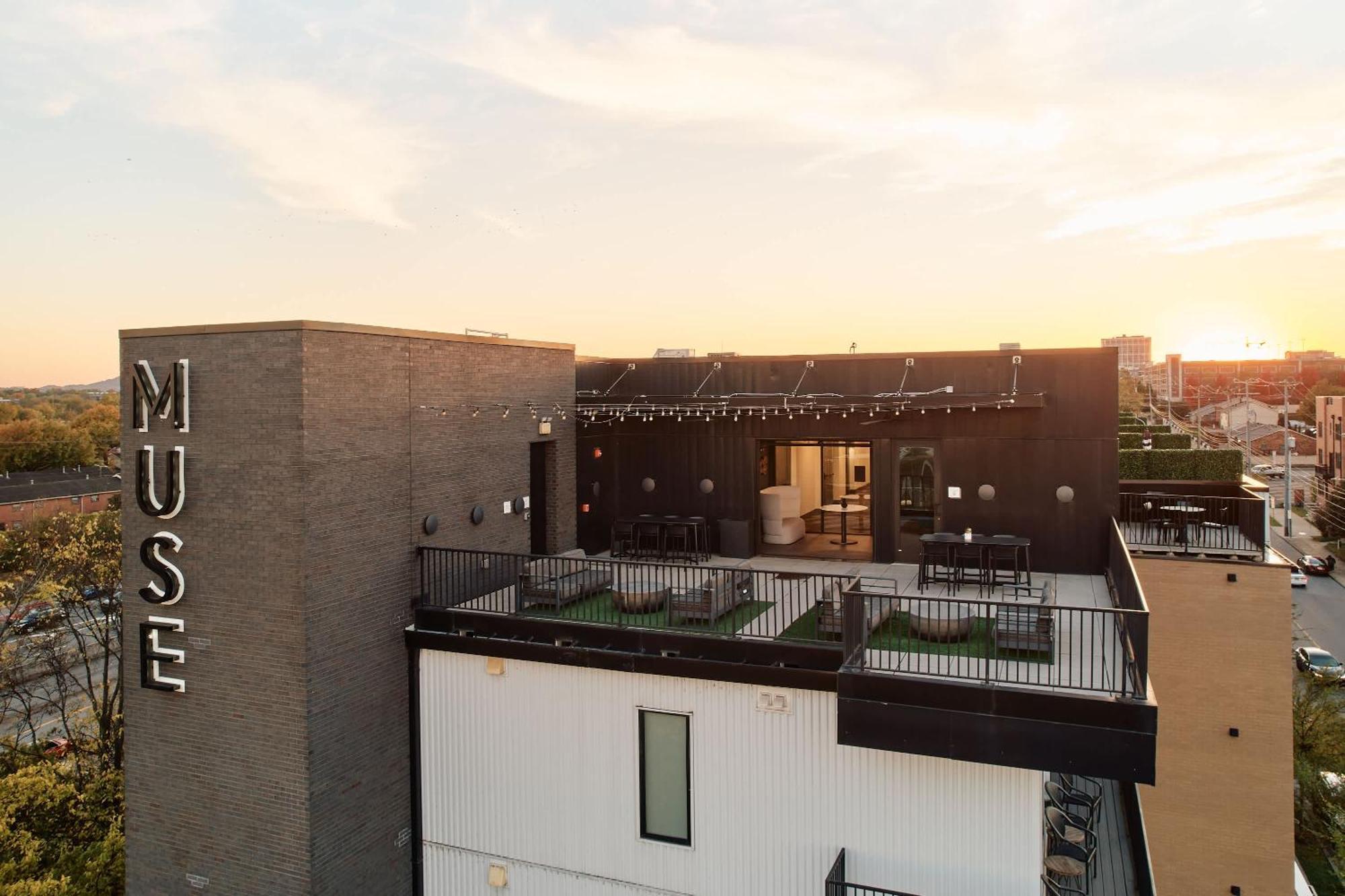 Sobro With Patio Views Rooftop + Gym Walk To Broadway Stylish Unit Community Amenities Paid Garage Parking 24 7 Hospitality *