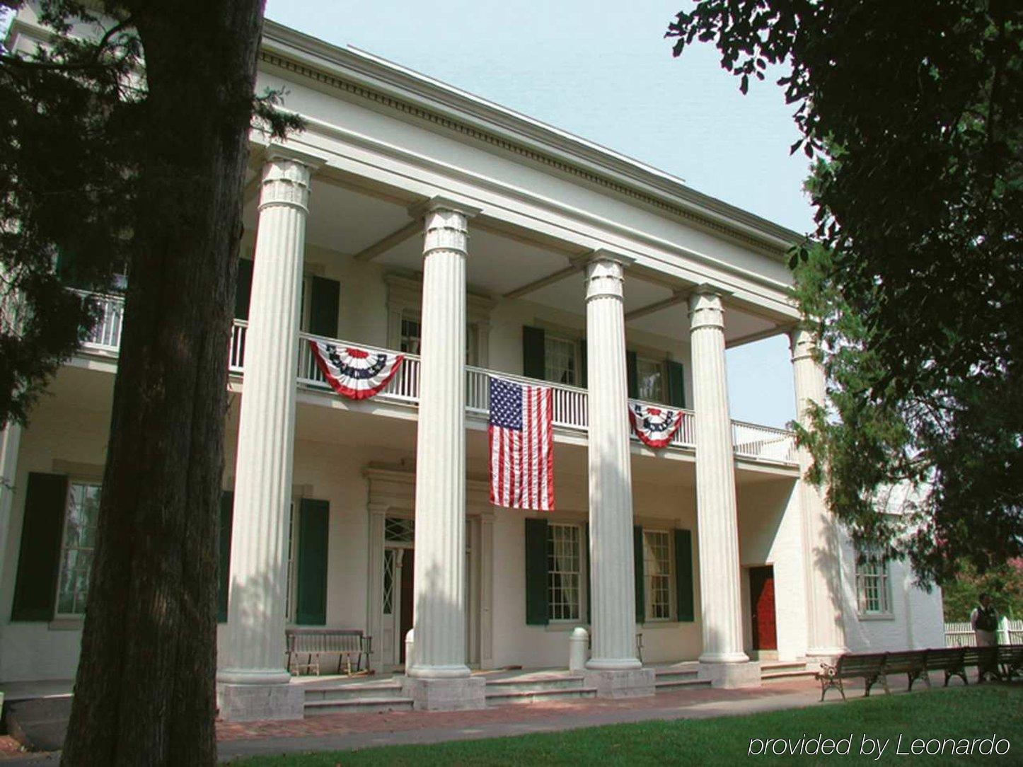 Doubletree By Hilton Airport Nashville