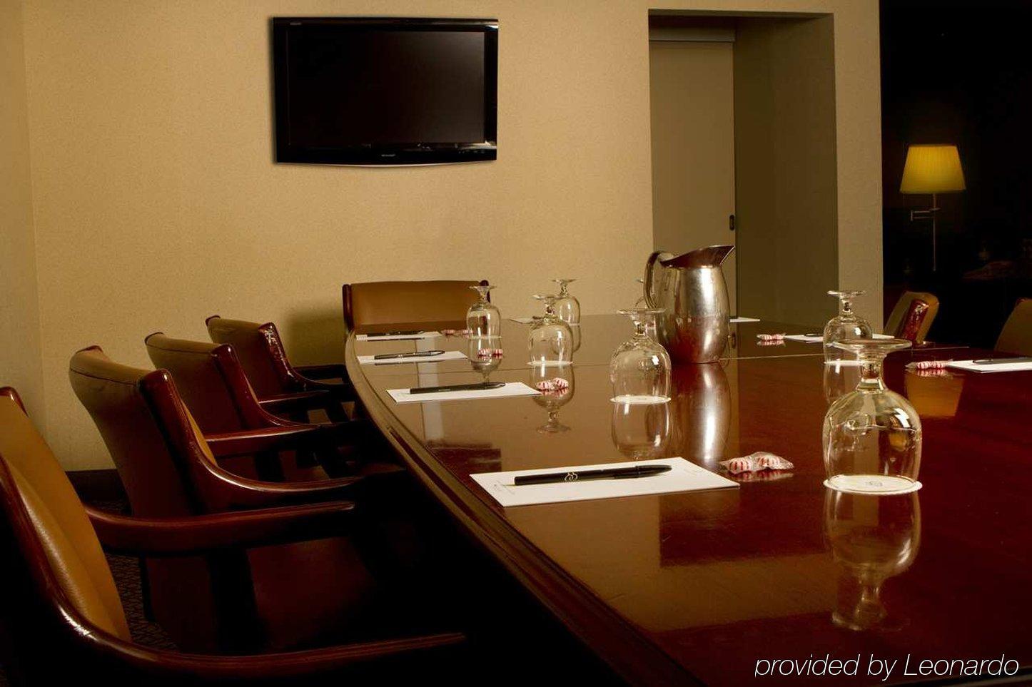 Hotel Doubletree By Hilton Airport