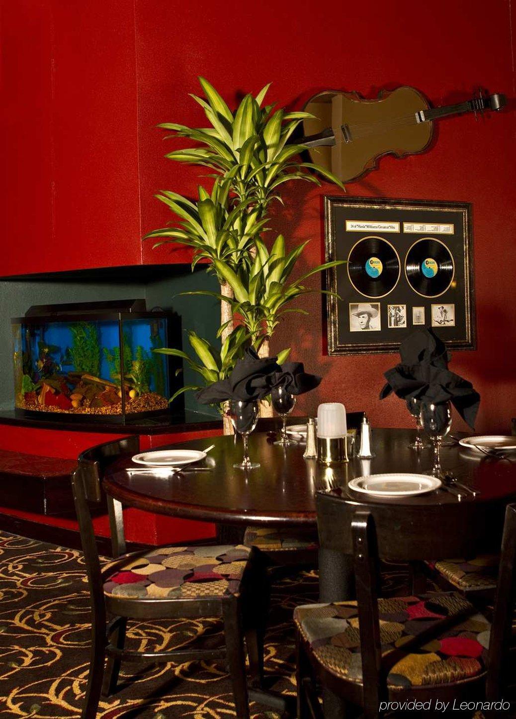 Doubletree By Hilton Airport Hotel 3*