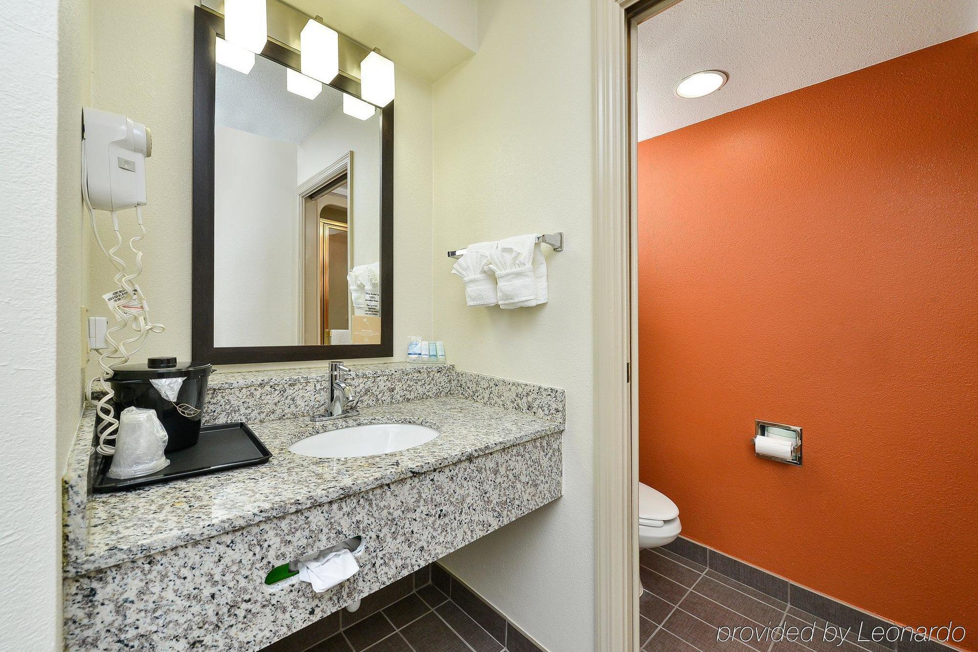 Sleep Near Percy Priest Inn Nashville