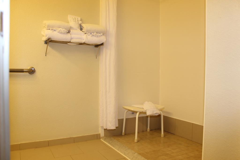 Country & By Radisson, Nashville, Tn