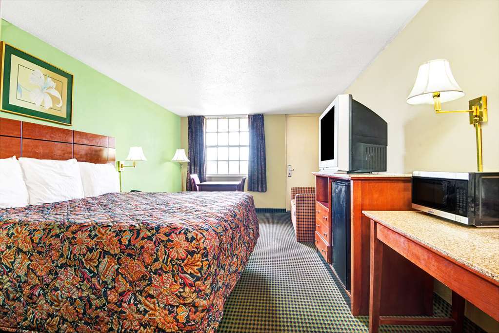 Hotel Super 8 Downtown Airport