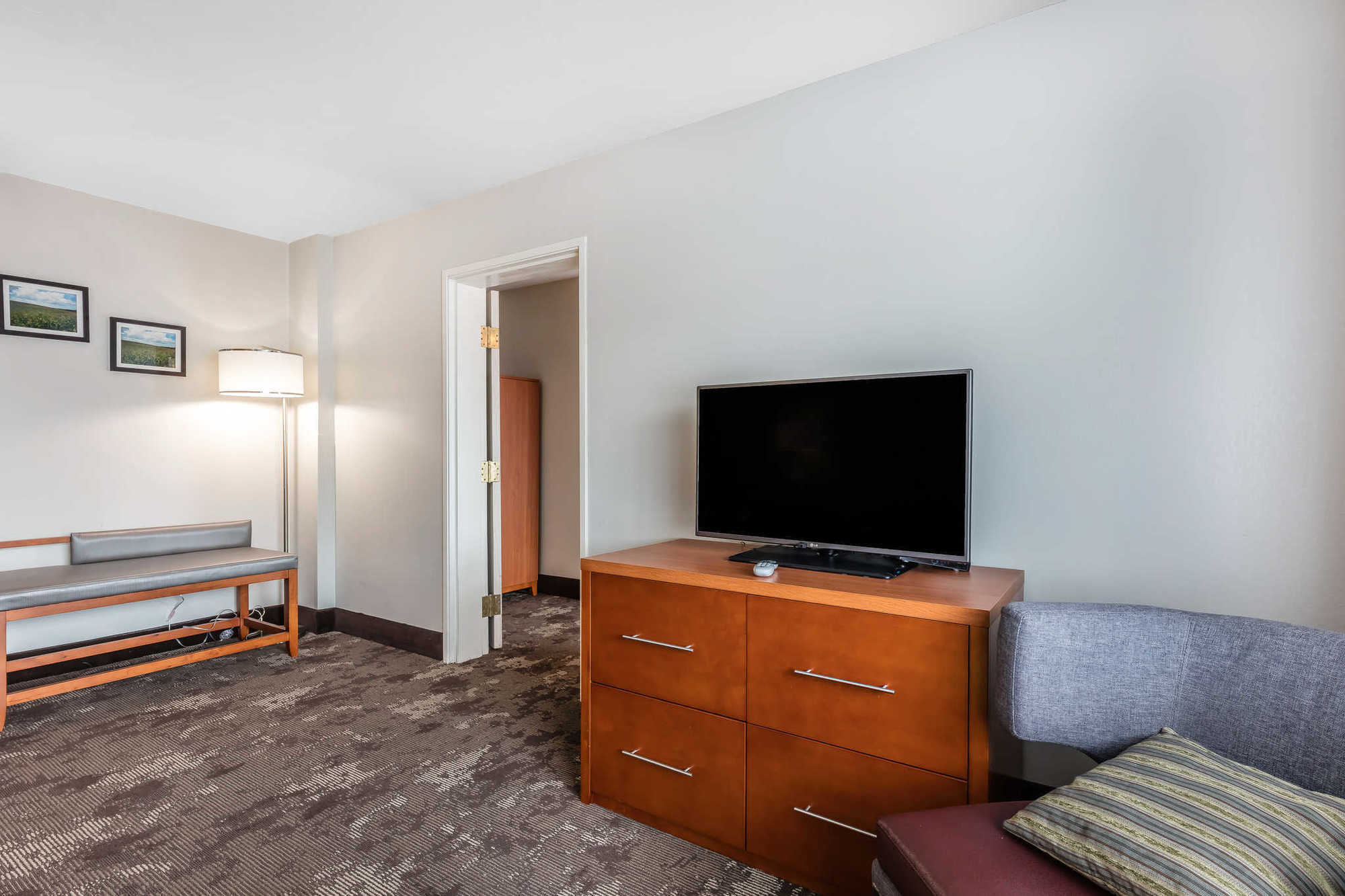 Hotel Comfort & Near Tanger Outlets I-24 Antioch
