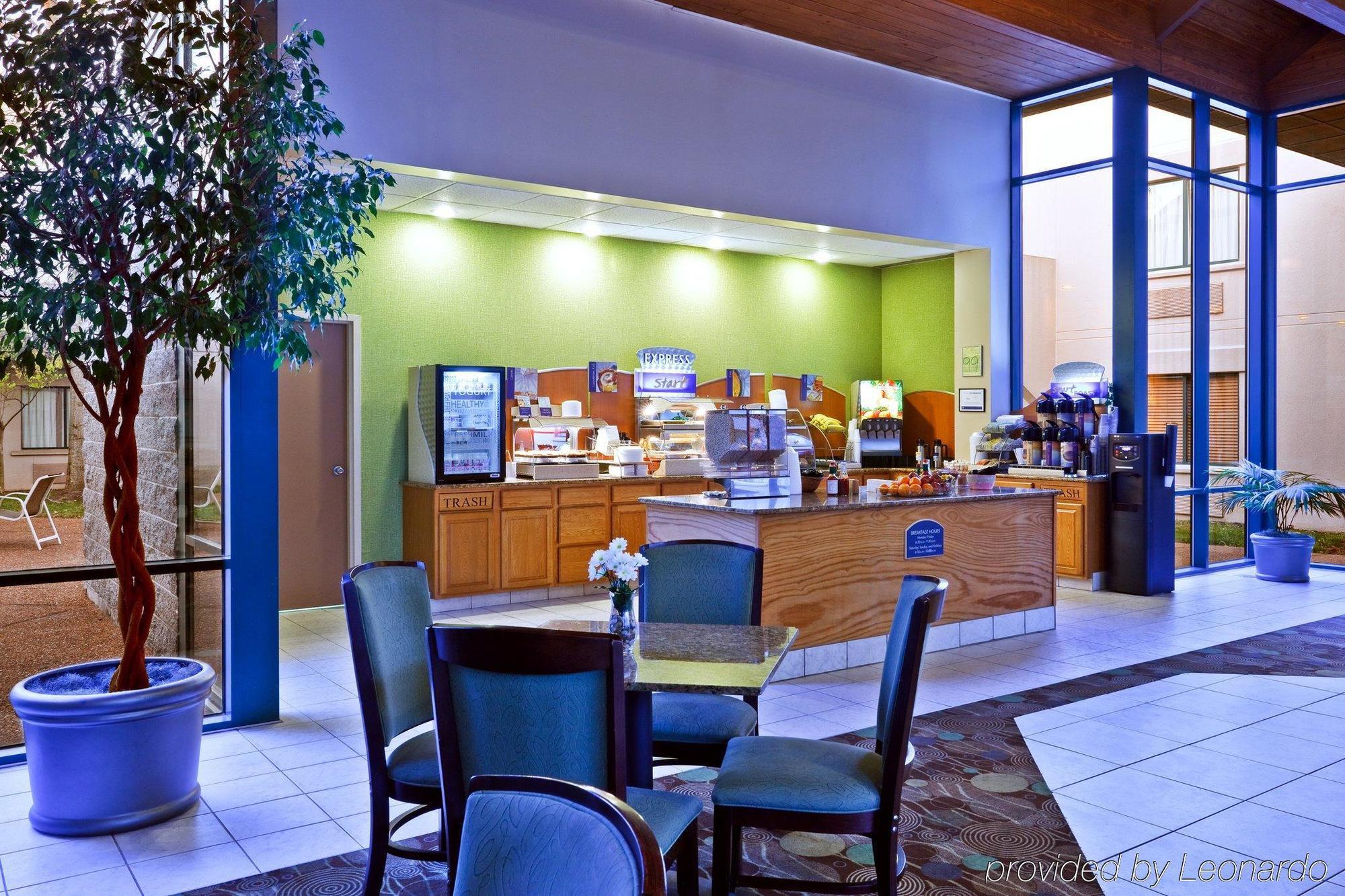 Hotel Holiday Express Airport By Ihg Nashville