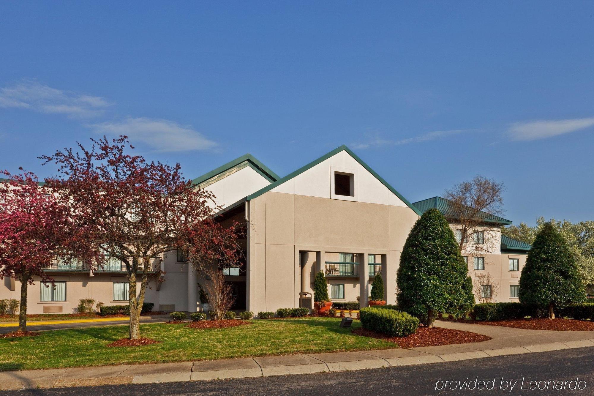 Holiday Express Airport By Ihg Nashville