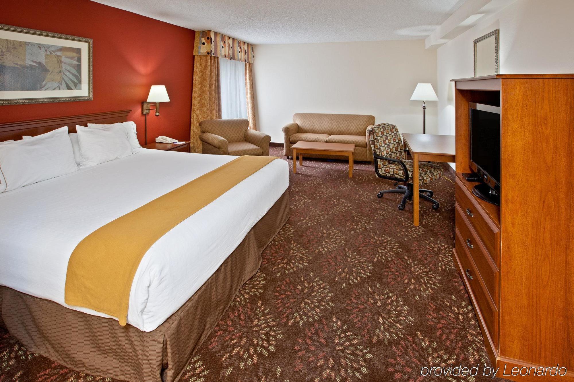 Express Airport By Ihg Hotel