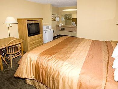 Econo Near Percy Priest Lodge