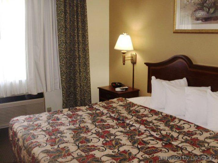Comfort & Near Tanger Outlets I-24 Antioch Hotel